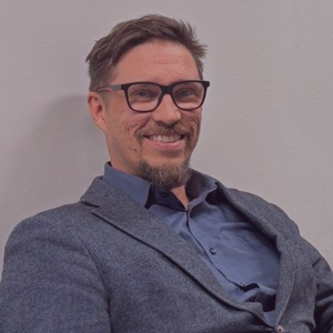 jaakko-viitanen-lawder_300x300_filter